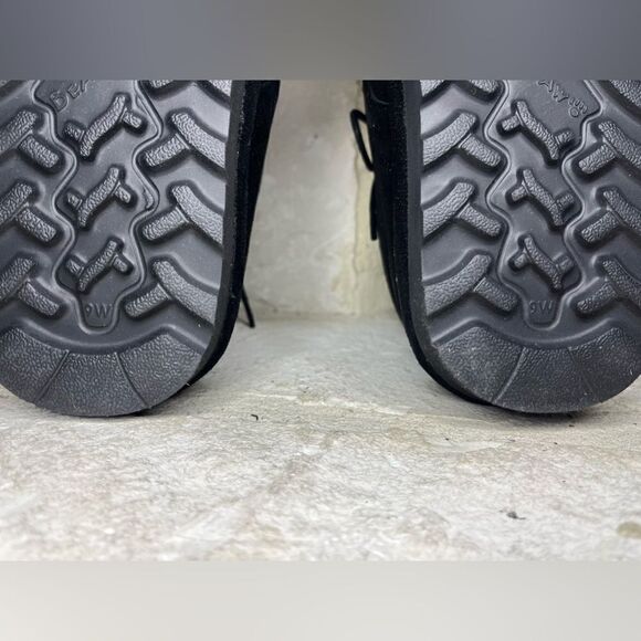 Bearpaw black skye booties sz 9 wide - Picture 5 of 9